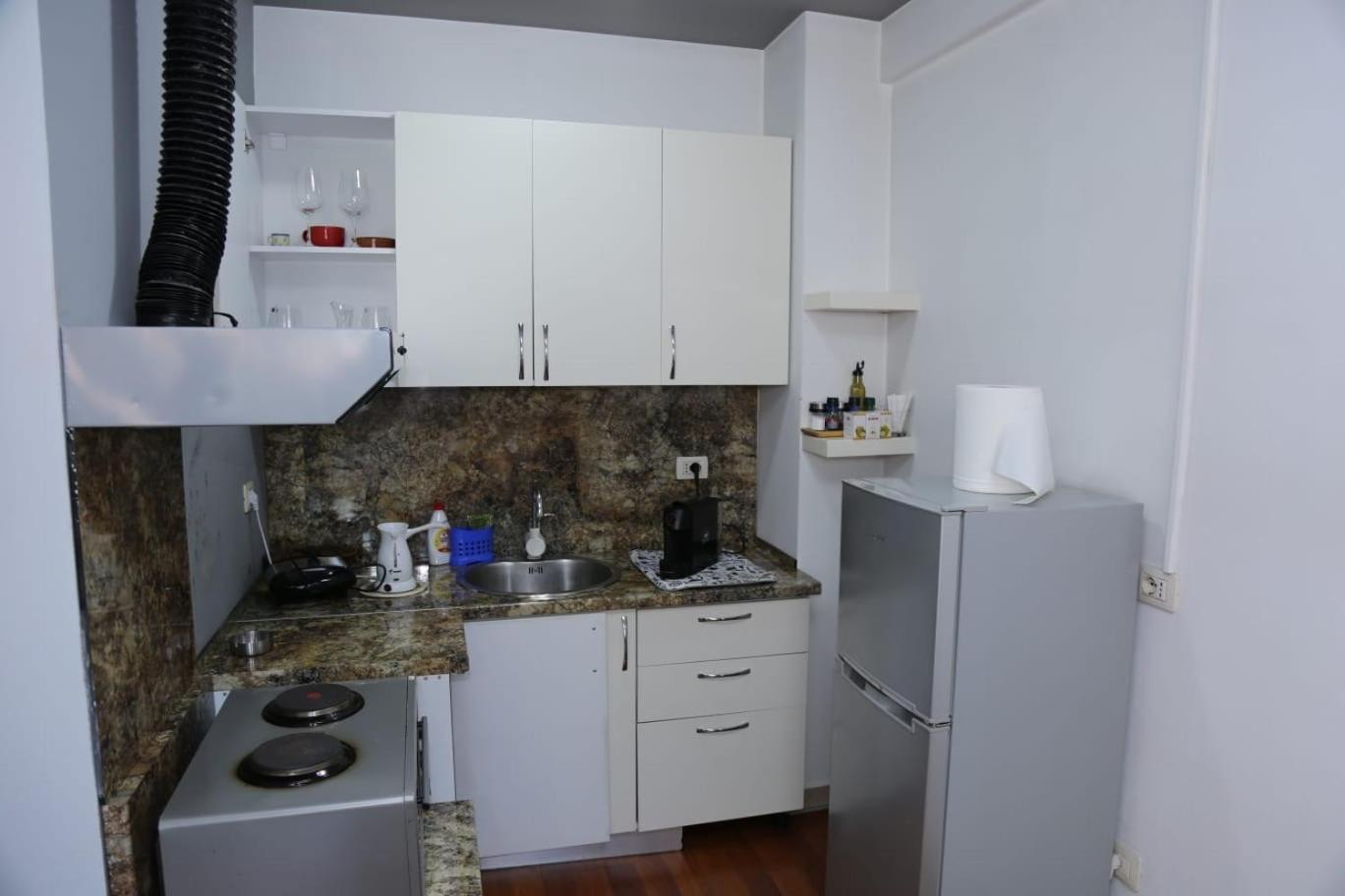 Ergi'S Host Apartment Tirana Eksteriør billede